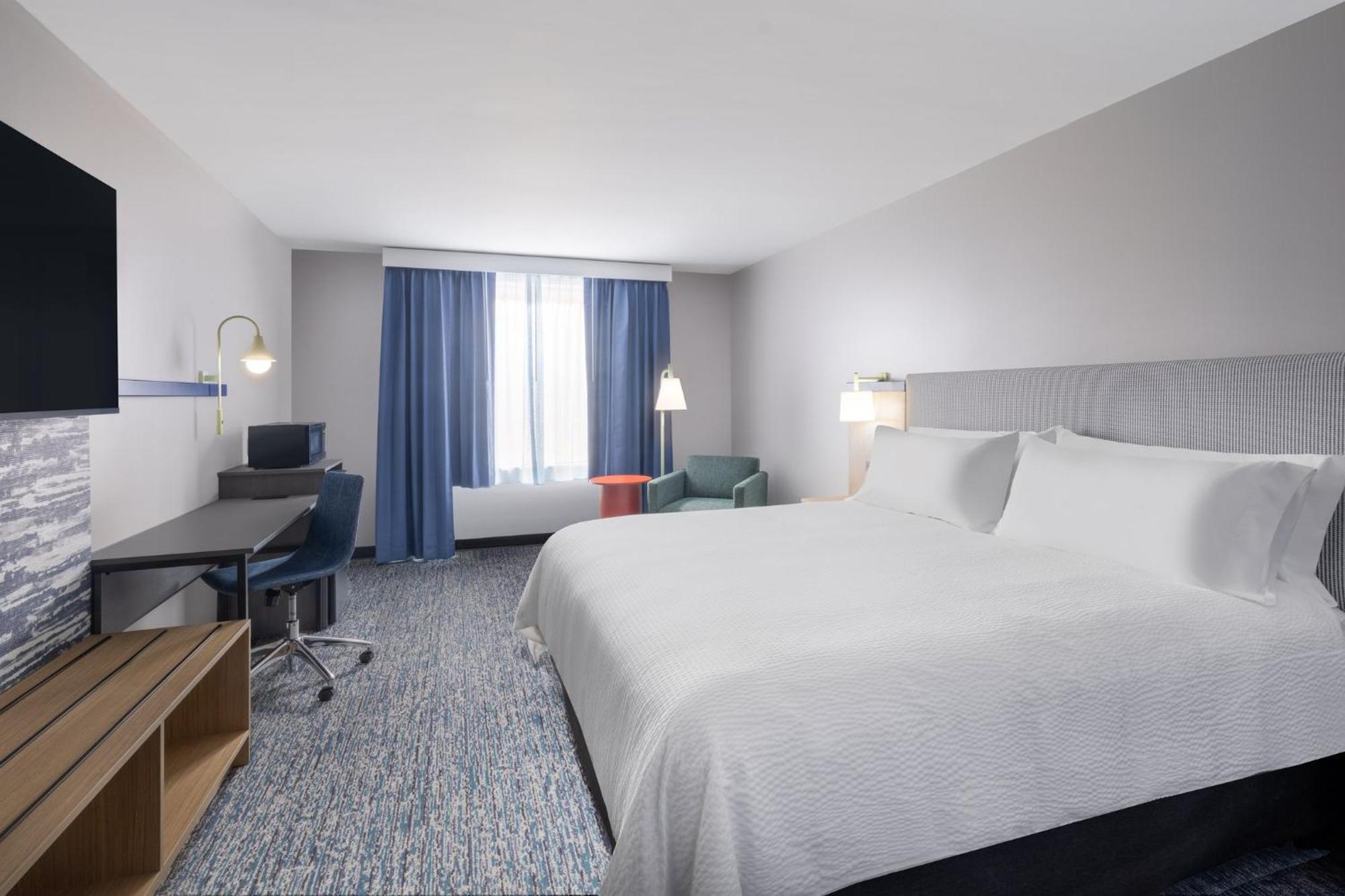 Garner Salt Airport By Ihg Hotel