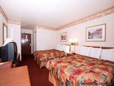 Hotel Garner Salt Airport By Ihg 2*